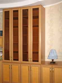 Корпусный шкаф с полками и стеклом (Бук) для библиотеки