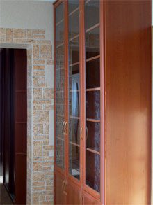 Корпусный шкаф с полками и ящиками (ЛДСП Вишня) для библиотеки