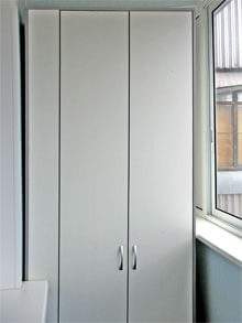 Распашной шкаф на балкон (белый)