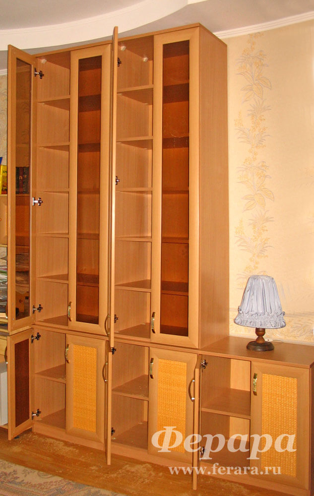 Корпусный шкаф с полками и стеклом (бук), фото 2