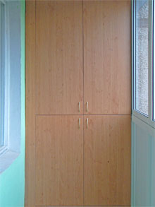 Встроенный распашной шкаф на балкон (ольха)