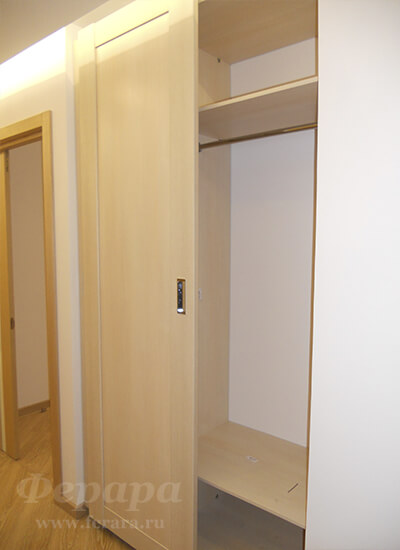 Встроенный шкаф-купе с подвесными фасадами, фото 2