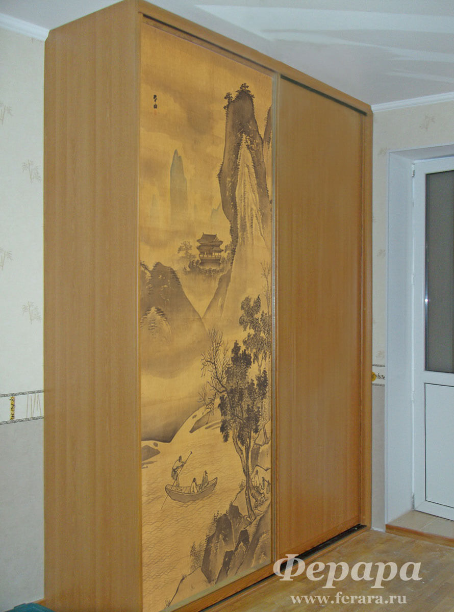 Встроенный шкаф-купе с фреской в цвете «Дуб»